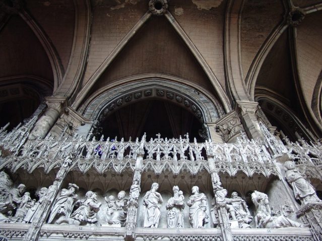 chartres_cathedral_interior_choir02